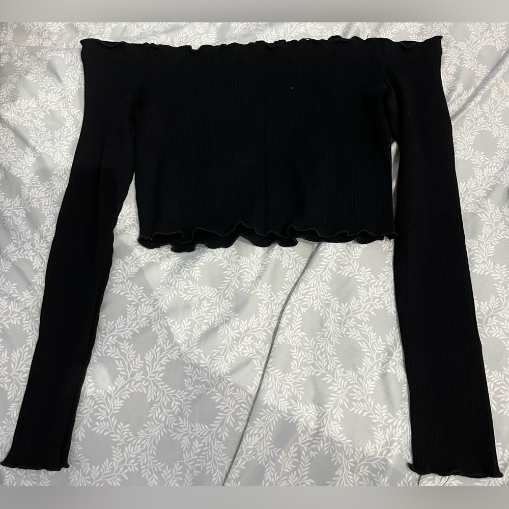 Lettuce Edge Rib-Knit Crop Top